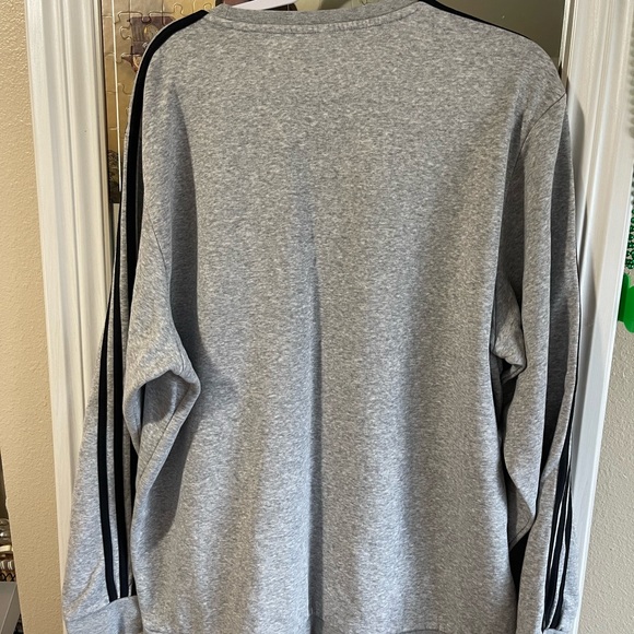 Adidas crew neck sweatshirt - Picture 3 of 3